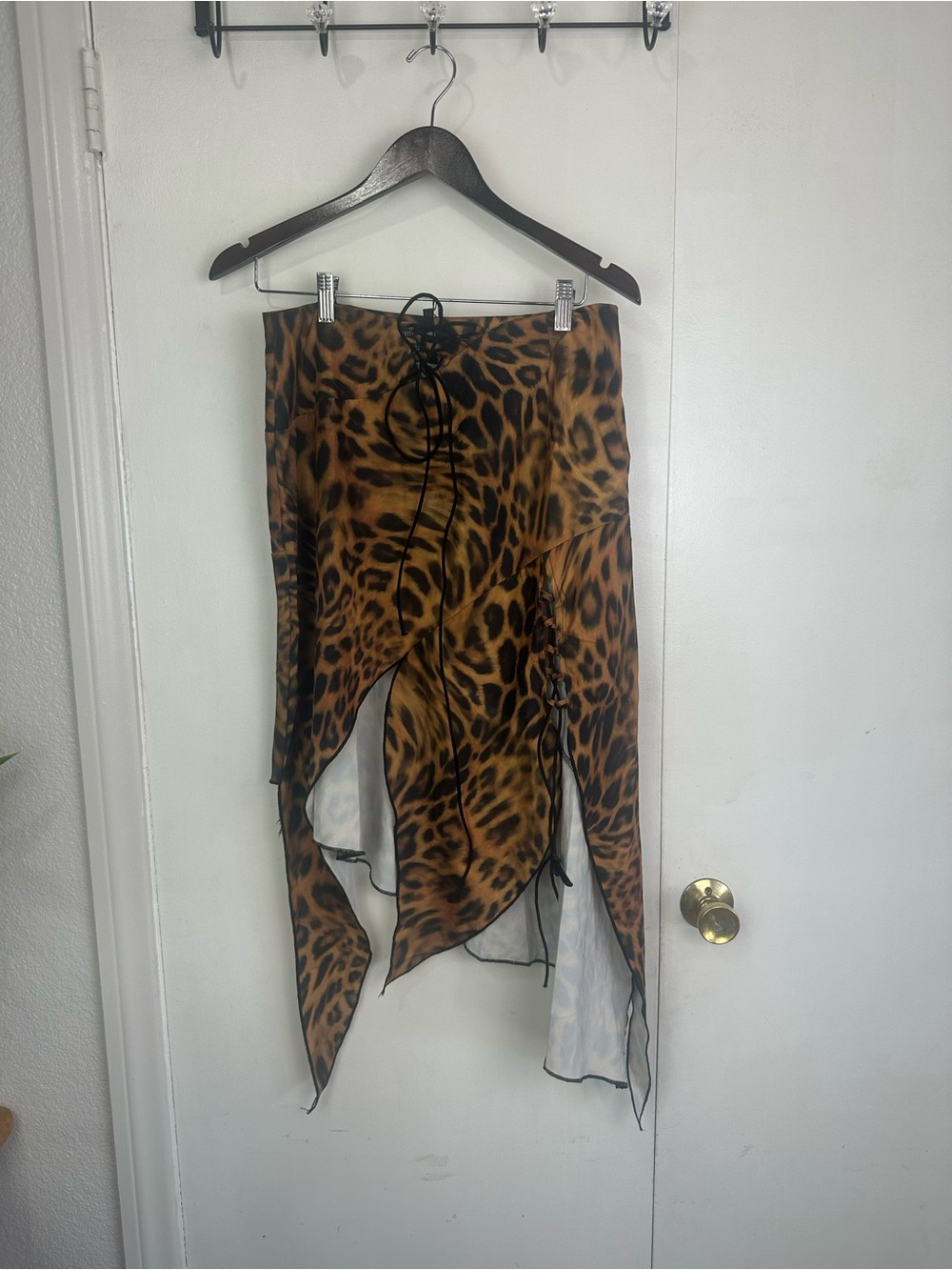 PrettyLittleThing Brown Leopard Print Asymmetrical Skirt